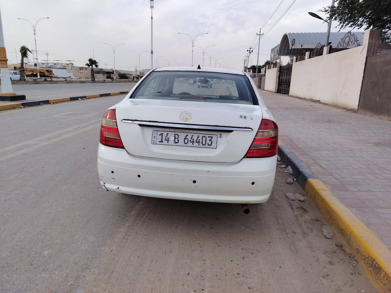 السلام عليكم ورحمة الله وبركاته
مراوس ب دوج نضيفة
جيلي موبل ٢٠١٢ كير عادي
رقم بصره انكليزي بسمي
مداور ثاني يوم
سياره جاهزه ونضيفه 
شعندك مراوس نزل مع ذكر التفاصيل والسعر
مكاني الديوانية الحمزه الشرقى
*********** واتساب
