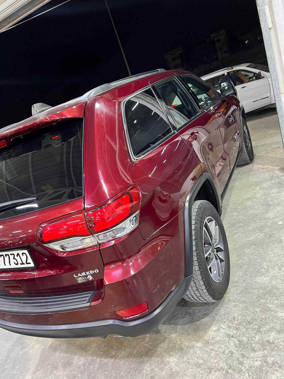 🚙 للبيع | جيب موديل 2020 —نظيفة كلش🔥

السيارة جديدة وما بيها أي نقص
🔧 محرك + كير  كله كفالة
⛽ العناية كاملة بزيوت من أرقى الأنواع و بانزين محسن نديرلها فقط 

⚠️ الحادث فقط دعامية ورجعت نفسها بدون أي أضرار بيها شبر صبغ بالجاملغ اثر شخط

📄 السيارة باسمنا ورقم أربيل

⸻

✨ المواصفات:
 • 🔘 بصمة
 • 🚀 تشغيل عن بُعد
 • 📺 شاشة كبيرة
 • 🎛️ تحكمات ستيرن
 • 🪑 كشنات جلد كهربائية
 • 👁️‍🗨️ نقط عمياء
 • 📡 حساسات خلفية + رادار خلفي
 • 🔙 كامرة خلفية
 • ⚓ مثبت سرعة
 • 🏁 دكمة سبورت

⸻

📍 المكان: بابل
💰 السعر:255 وبها مجال
📞 للاستفسار: ***********

⸻ حلة, بابل
