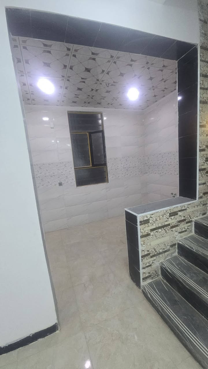 ✅ طابو زراعي سند 25 بقرار محكمة باسمك ✏️
🧱 بناء طابوق سقف صب 🧱
💡 كافة الخدمات متوفرة: ماء، كهرباء، تبليط،  💡
🏦 الموقع: بلنجف،  ملحق حي ميسان 
🛌 غرف نوم: 2 + صالة + مطبخ + صحيات بالداخل والخارج + استقبال
عمود 110يبعد عن شارع كربلاء 150متر 
☎️ للاستفسار ***********
