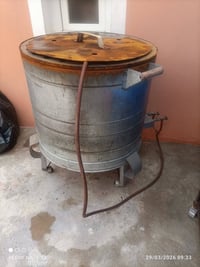 تنور مستعمل للبيع السعر 30 وبيها مجال.... 07507072810