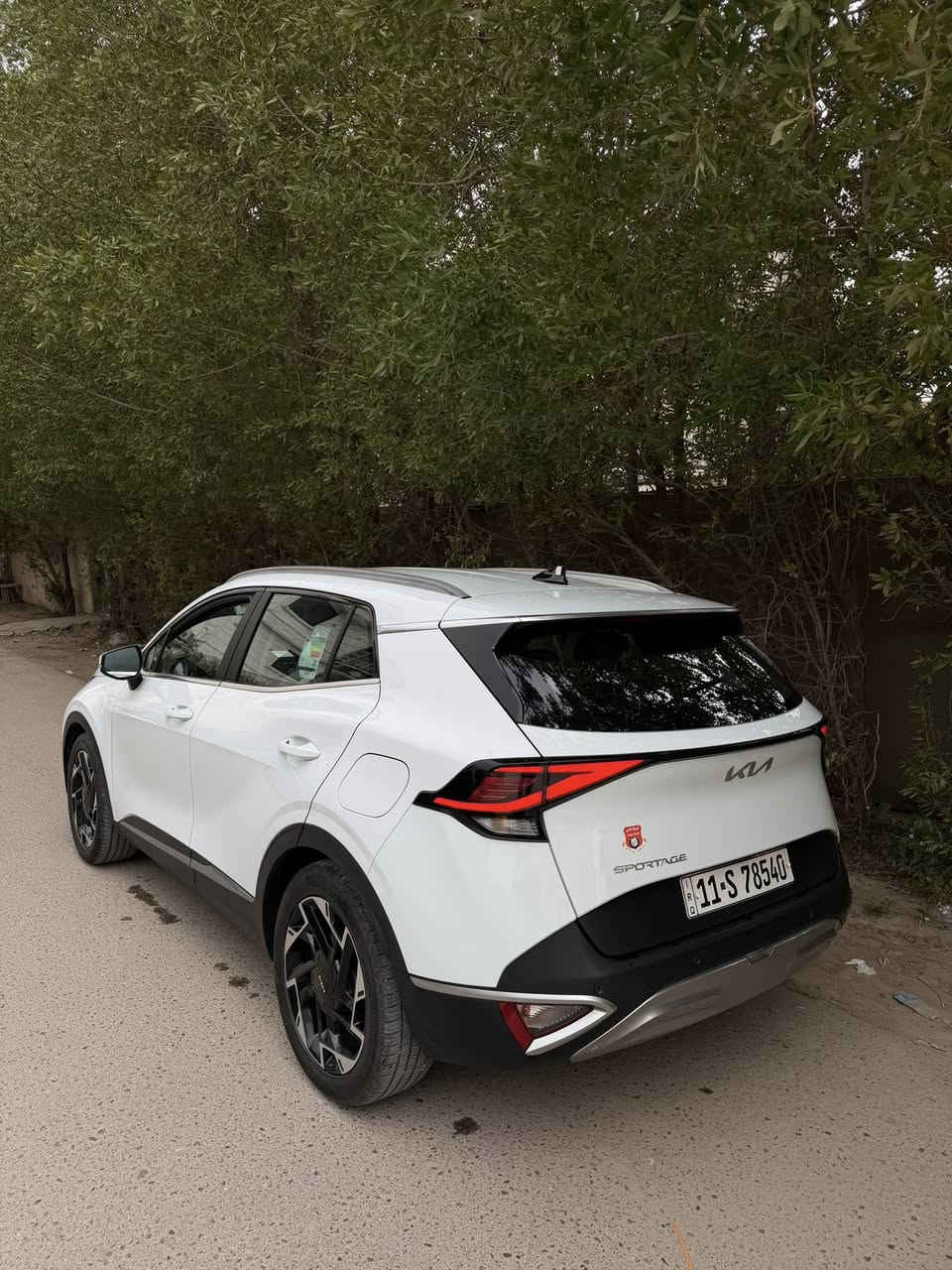 تحية طيبة للجميع 🌹 🌹 🌹 

للبيع فقط بدون مرواس سبورتج خليجي موديل 2022 رقم بغداد الانكليزي الجديد مواصفات السيارة تجي عاديه( البيسك )ماشية ( 92 الف كم ) سيارة جديدة كلش نقص برغي مابيها ومرفق السونار مالته بل منشور سعرها (205 ورقة ) وبيها مجال موقع سيارة بغداد زيونة
رقم ‭0776 568 0009‬
🌹
