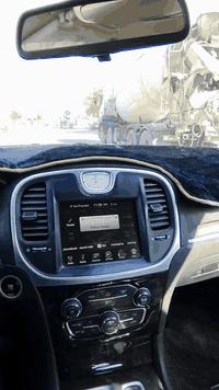 اوباما c300 موديل 2018   فول مواصفات بنوراما احلى من الصور ادوات السيارات كصة جنطة بيه أرقام وسنويه ***********  مكاني كركوك
السعر 84  وبيه مجال قليل
ماشيه 140 الف السيارة تخبل
