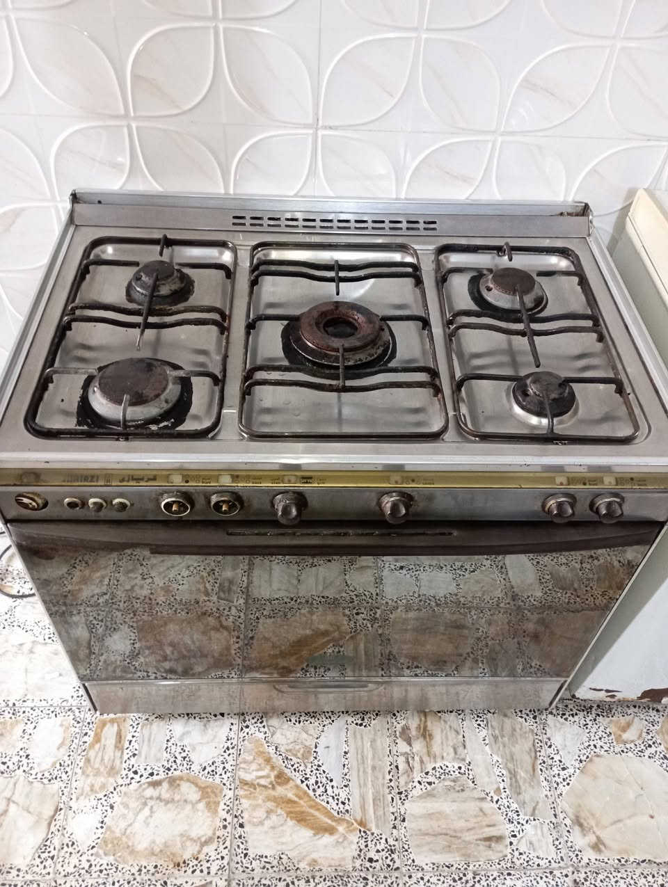 🟡 طباخ للبيع 🟡
طباخ كريازي المصري باب اول 
- خمس عيون 
العين الكبيرة مكسورة 
الفرن شغال 
العيون شغالة جميعها ما عدى العين الكبيرة 

العنوان النجف 
♦️السعر 140 وبي مجال ♦️ 
للاستفسار خاص


**إذا كنت صاحب هذا الإعلان وتريد حذفه لأي سبب، رجاءا أرسل رسالة إلى الدعم الفني**