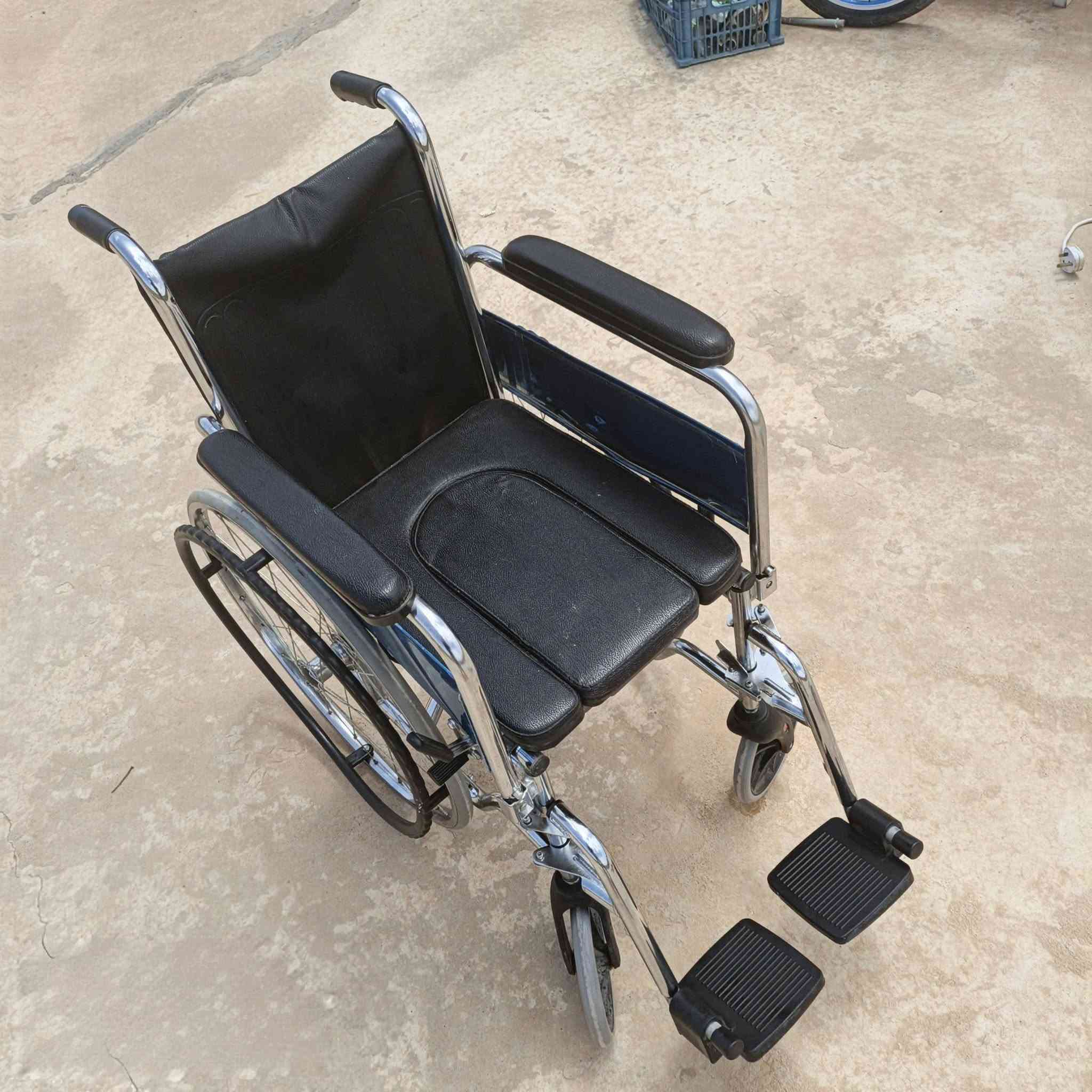 *********** / ***********
