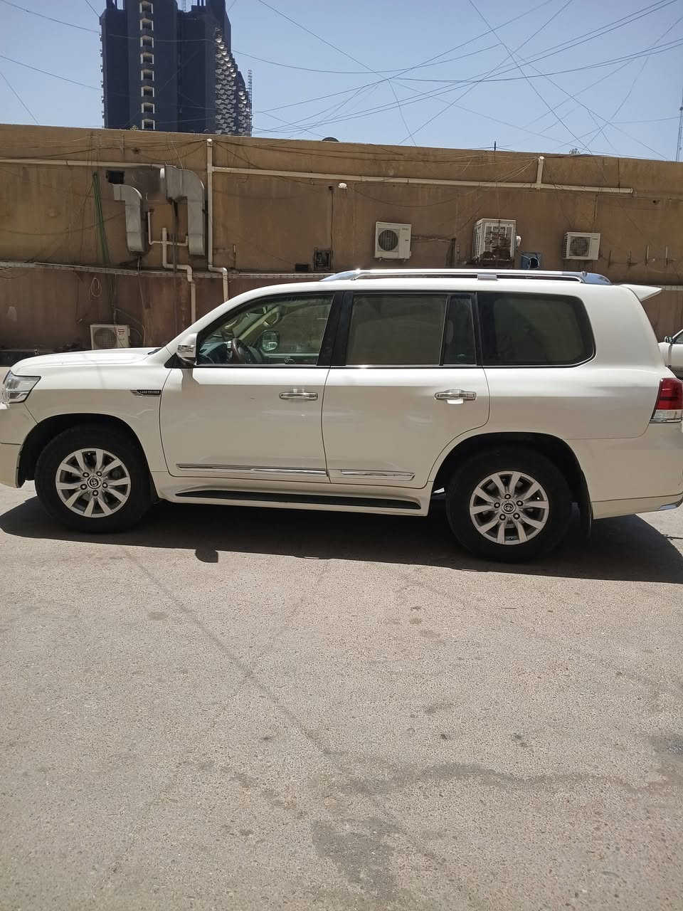 لاندكروزر ٢٠١٦ مكفوله كفاله عامه كامل مواصفات مع السونار باسمي
***********
