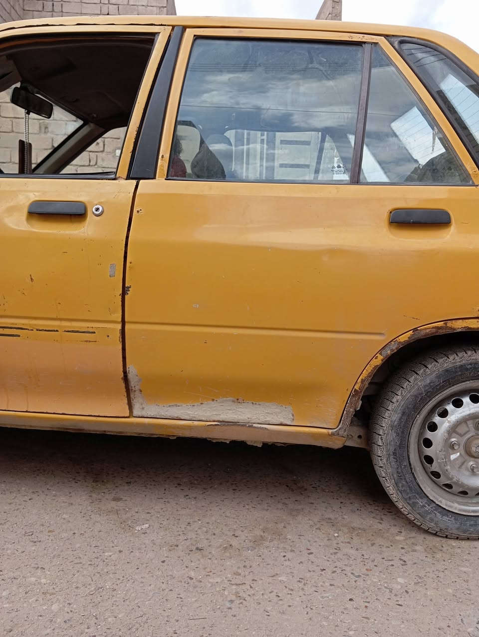 سايبه
موديل2011
سياره مكفوله من الضربه 
راعيها ما اندله 
كير ومحرك صارلي اربع ايام من شادهن 
سياره خير من الله 
السياره جاهزه من اخر حبايه 
تعال وشوف بعينك السياره
السعر 18ورقه وبيه مجال قليل للشراي
مكاني البصره ابو الخصيب طريق الصحراء
الرقم *********** متواجد بأي وقت
