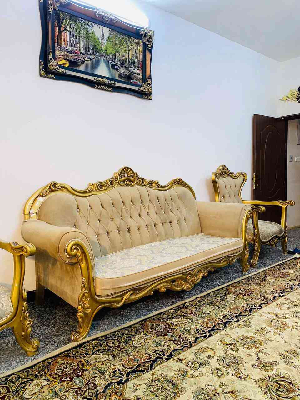 السلام عليكم 
تخم تركي زان عشر مقاعد 
نضيف مثل ماا موضح بلصور وياا طبله وسطيه كبيره 
السعر 650 وبي مجال العنوان شارع فلسطين 
***********
