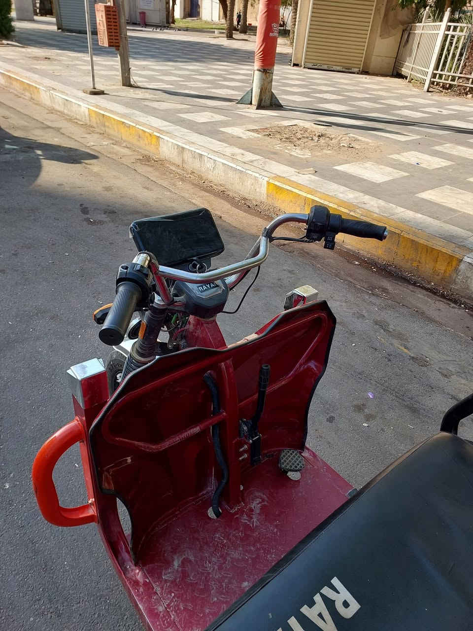 البيع مابيه اي نقص الحجم الكبير باتري 6 سعمال شهر فقط سعر مليون و 300 سكن بغداد متواجد خاص او هاذه رقمي تحياتي ***********
