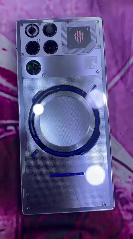 السلام عليكم ريد ماجك 11 برو ذاكره 512النسخه العالمية الجهاز جديد تجي وتفحص وتشوفه كدامك إذا بي شخط مرجوع غراضه كلهة كامله مكاني بغداد الزعفرانيه السعر ١١٩٠ وبي مجال ان شاء الله للأستفسار اكثر *********** متوفر واتساب
