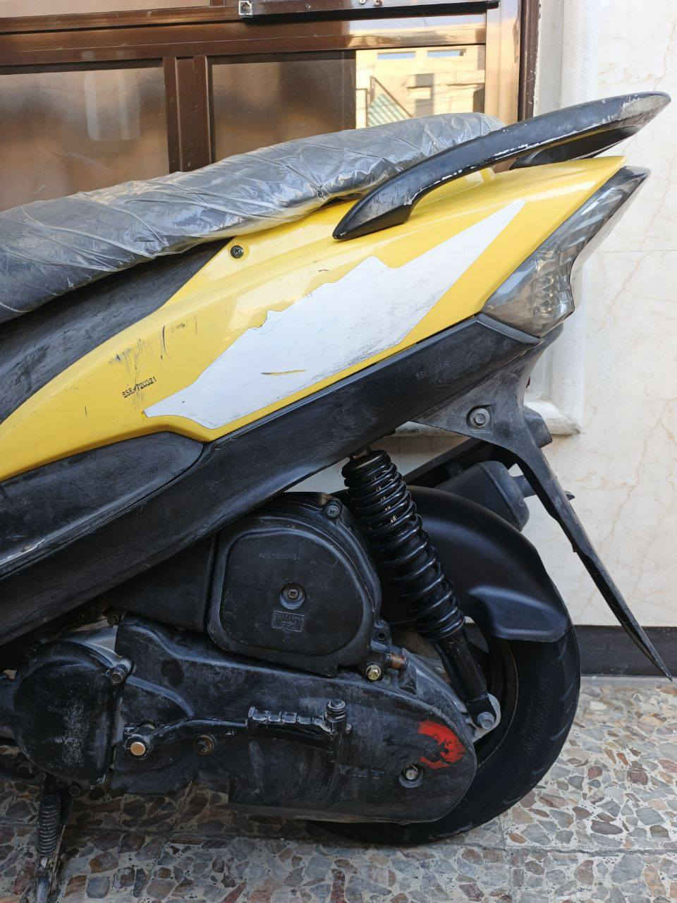 سلام عليكم
دراجة ماكس عدلة للبيع فقط
اصولية مع اوراق و منفيس
دراجة نگرة بكل وقت مع هندر واحد.
گفرات مع سوادات ختم واحد 
لون ليموني مميز 
كابريتر مع سلف مبدلات تايواني
مكينة مفتوحة بس ناعمة جدآ 
ما تسمع الها صوت و لا طگطگة 
ستان صفح مع تعليگ
ويل امامي رياضي
قطرة دهن رياضي
صالنصة رياضي
ويل مشيف رياضي
فلتر بانزين رياضي
فلتر شوتة رياضي 
عداد السرعة واكف
عداد البانزين شغال
كشن مغلف 
لايت زنون ابيض اصفر 
كلوبات سكن 
اشاير شغالة
بريكات شغالة 
كهربائيات شغالة كاملة
نضافة 95%  
ادير بانزين محسن فقط 
و باقي الدراجة مرتب و مكفول
مو تلزيگ و تنام عد الفيتر 
اخوان سعر الدراجة مع التزويد 650 قفل قفل قفل. 
سعر الدراجة بدون تزويد بلاديه 575 قفل قفل قفل. 
واتساب ***********
مكاني بغداد الجديدة في شارع المسبح.
