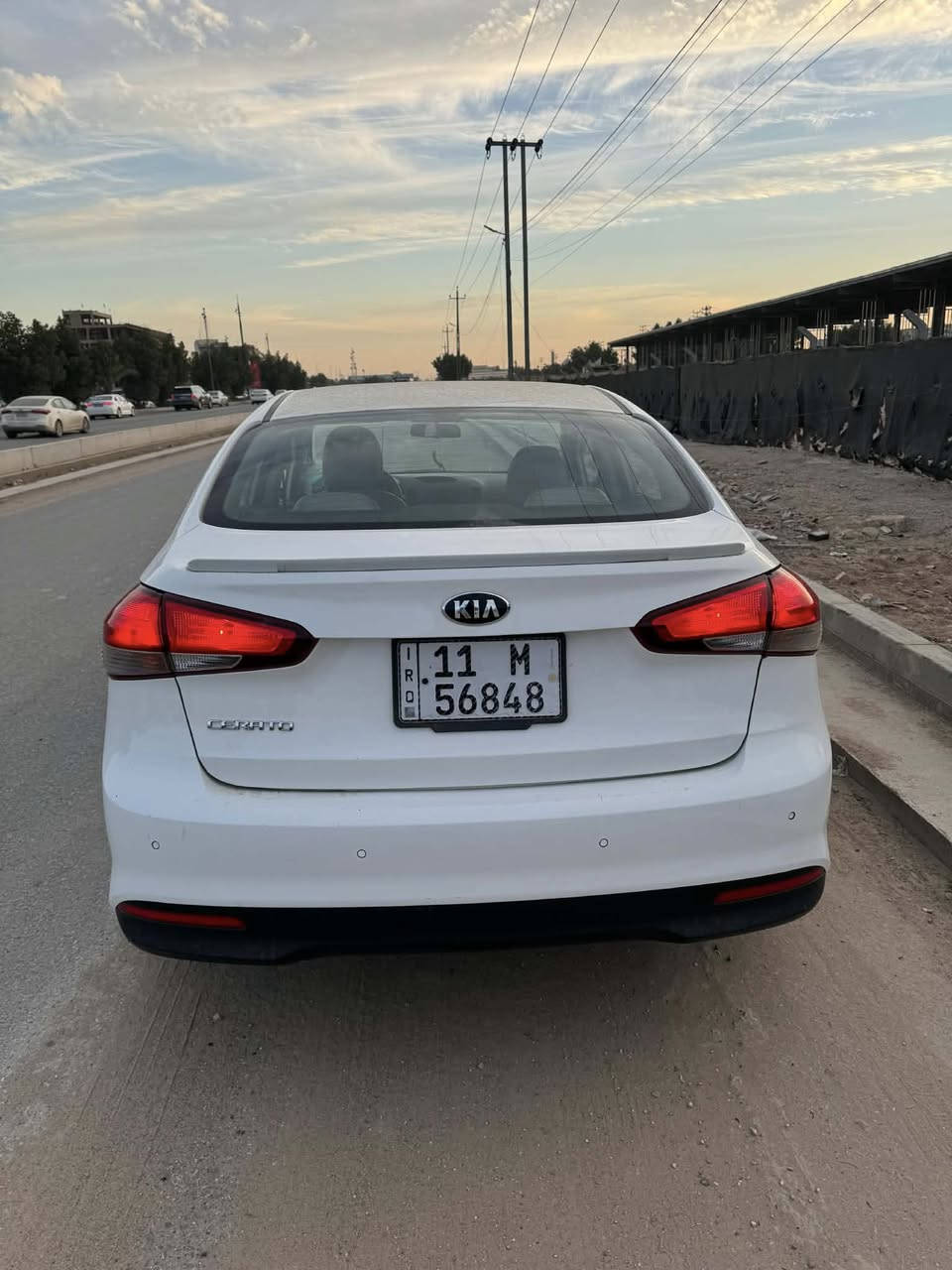 سيراتو 2017 رقم بغداد
محرك 2000

فتحه 

يدات نيكل 

مري شفط 

السعر 147

السياره كفاله فقط كارت بالباب الخلفي 

مكان السياره نجف ***********
