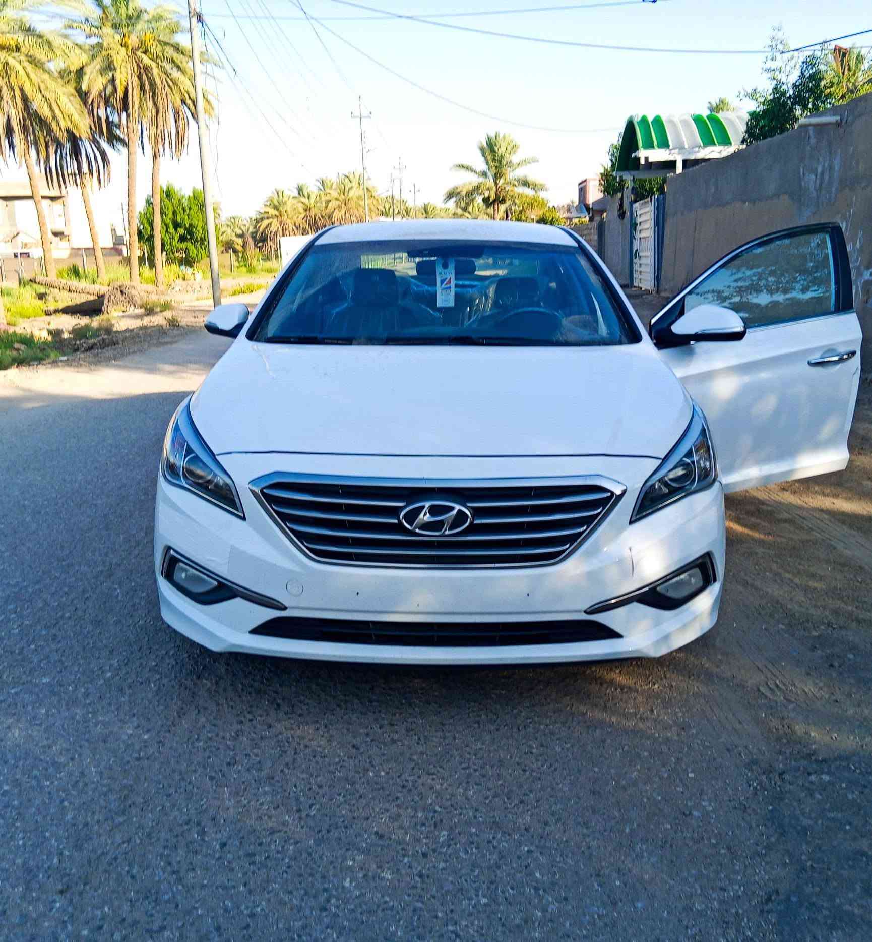 للبيع سوناتا 2015 خليجي رقم بغداد الجديد بسمي سنويه مجدده لل 2031 محرك 2400دوش السياره مكفوله من الصبغ والضربه والتبديل بيه مكانين بارد فقط السياره جديده مكينه كير حداديه جدد تخم تاير جديد تبريد ثلج 
السعر 143 وبيه مجال للاتصال ***********
***********
المكان بابل الحله
