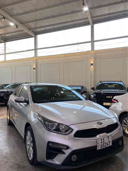 كيا سيراتو 
سنة الصنع~2021
عداد المسافة:34 الف كم
وكالة خليجي 
صبغ دعامية امامية
الباقي كفالة عامة
كير مكينة كفالة عامة
حجم المكينة:1600 دوش
السعر 165 وبيها شي بسيط
رقم بغداد الدولي الانكليزي
يتوفر بيع ومراوس وشراء
الكاظمية جكوك
*********** بغداد
