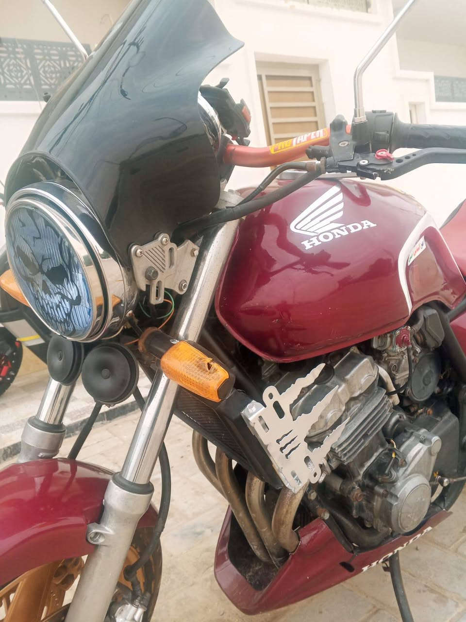 السلام عليكم دراجه للبيع سيبي فور جيل اول موديل 2004  مكينه 400 ،16ولف مكينه نشاط فول شلعه ومعدل 1٫2٫3بطناش كهربائيات كامله نكره صلف ستيرن رياضي (اوراق منفيس فقط) دراجه كامله مانقصها شي شغل واطلع مكان الدراجه الرمادي التأميم سعر 12 وبيها مجال للأستفسار (***********) بي واتساب
