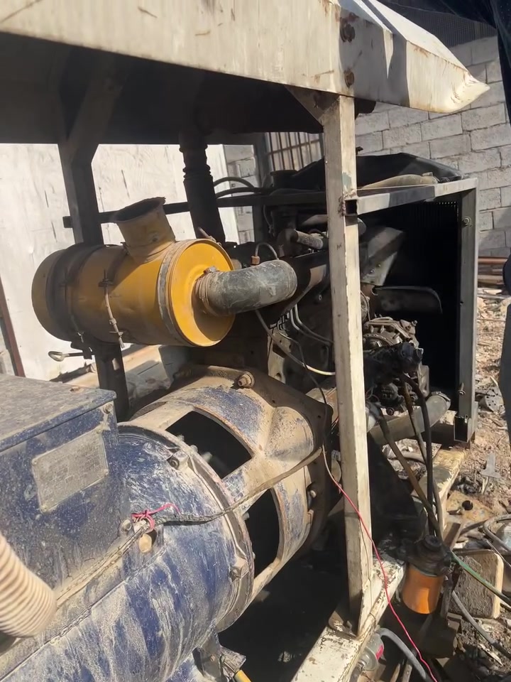 مولدة افيكو للبيع 50 kv
جاهزه بدون اي نقص 
للاستفسار 
***********
