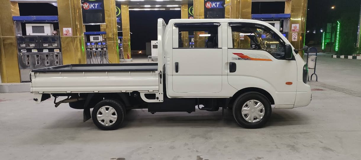 سەرەتابەناوی خوا 
کیا بیلاد 2011 ئەبو کلاج
3000سۆپەر مە کینە ڕەش ئەبوشفرە
5دووگەمە 
کوشن هیتەرە
سەلە  سەیارە کە بێبۆیاخە
ساجمەلە کی 
 ئاوێنە کارەبای
سویج کۆنتڕۆڵ    ABS
تەبریدساردوو گەرم 
بریکی بەسراوە
حاسە 
دەبڵسپێر 
6تایەی لۆک
قەترە حایزی نییە
ڕۆن و فلتەری گۆڕاوە
250مەسرە فینییە
***********
***********
