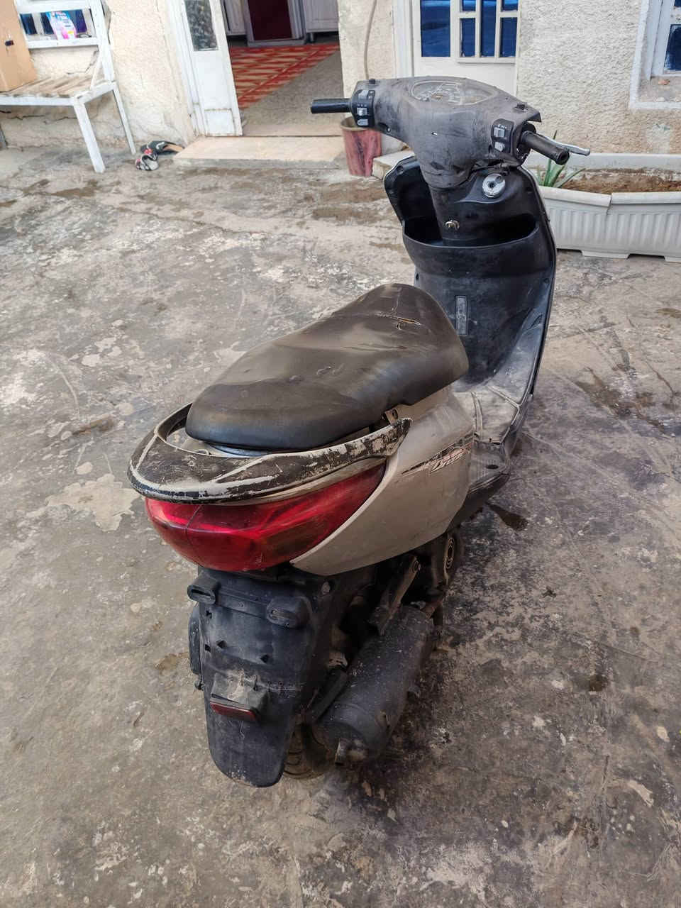 بريز كاطعه زنجيل السعر 200 المكان منطقة الشماعية الرقم للاتصال ***********
