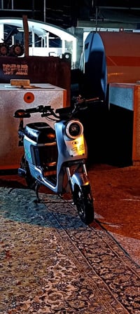 دراجه r9 فول مواصفات للبيع ب350 وبيه مجال بكاني بغداد 07712218711