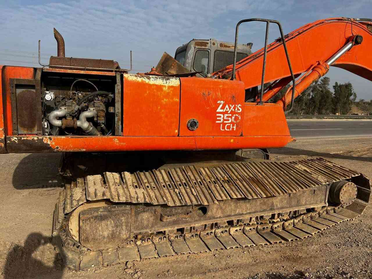 السلام عليكم حفارة 350 للبيع ديالى شهربان شباب اني مكلف بلنشر ***********
