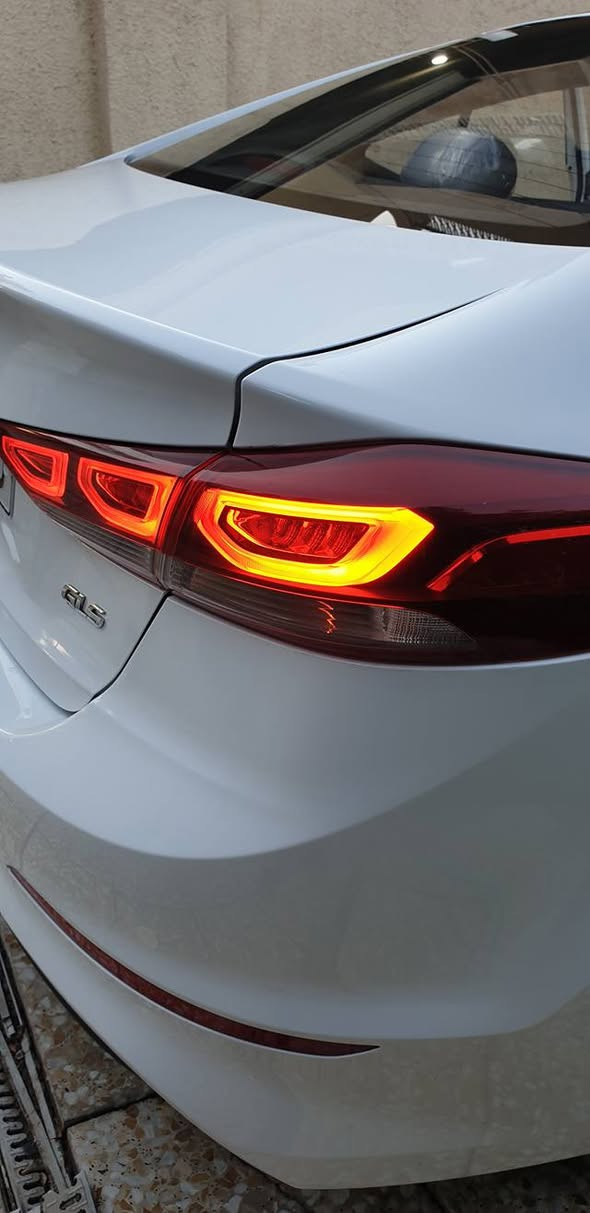 السلام عليكم 
النترا موديل 17 GLS فول عدا البصمة مري شفط اشاير بالمري  شاشة خمسة ويل كب لد امامي وخلفي مكينة 2000 كير AT قطعتين تبريد حساسات شاشة اعطال كير ثلاث انظمة كفالة من الصبغ والبارد والفتح سيارة جديدة جدا بحالة الوكالة غرفتها كلش جديدة مكانها بغداد الشعب ***********
مامتواجد على الفيس اتصل واني حاضر بي وات ساب
