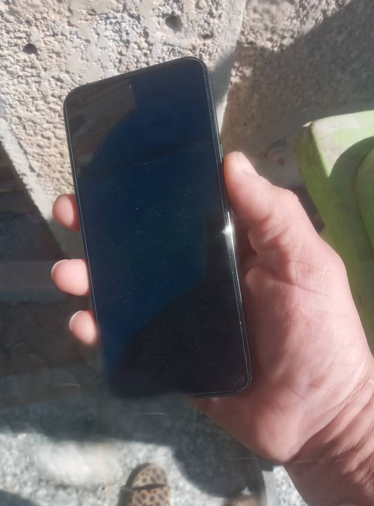 جي تي 30prpفايف جي نظافة ١٠٠يدعم لعبة البوبجي ١٢٠فريم وبدقة عالية الجودة ذاكرة ٢٥٦ وعشوائية ١٢+٦ كامل الأغراض كارتونة وشاحنة اصلية تدعم الشحن السريع مكاني بغداد مدينة الصدر ***********السعر٣٢٥الف بدون تعليق خاص فقط بغداد, العراق
