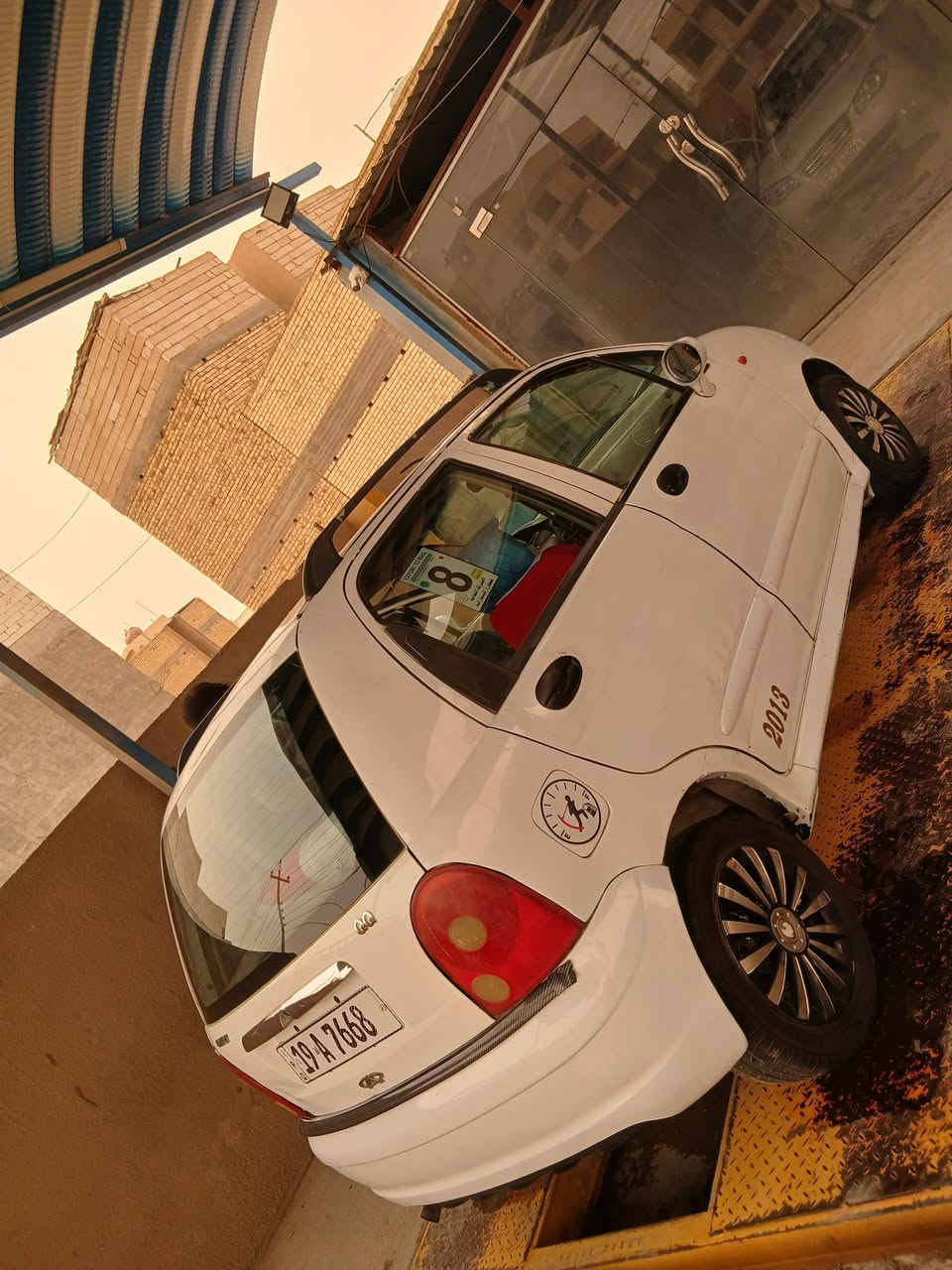 السلام عليكم حبايب شيري كيو كيو موديل ٢٠١٢ رقم كربلاء دولي بأسمي سنويه وهزه جديده كير مكينه جدد وحداديه وتخم تاير جديد كير اوتو للأستفسار *********** مكاني كربلاء
