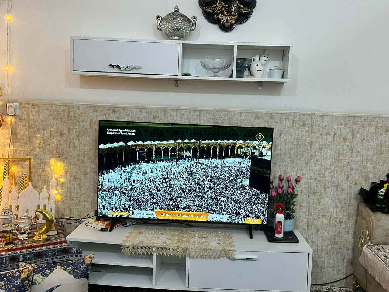 السلام عليكم 
تخم تركي نضيف جدا 10مقاعد 
وميز بلازمه سعره 75 الميز بلازمه 
مكاني ديالى بعقوبه 7 نيسان 
للستفسار ***********
