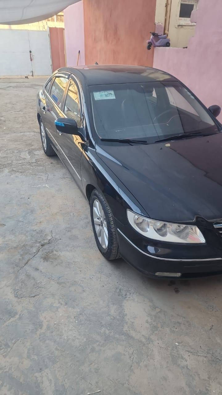 السلام عليكم سياره للبيع ازيرا موديل 2009  حجم ماكينتها سته سلندر 3300 بيها شاملغ مبدل صفحه السكن بالبريد شويه بها بارد بها فتحه بالسقفط مرايه شفط تخم تاير تبريد  تدفئه شغال سياره خير من الله عنوانها ديالى خان بني سعد سياره معروضه 98 وبيها مجال شيء بسيط رقم السياره اربيل وبسمي وتحويل ثاني يوم للاستفسار  او واتساب متوفر اتصل على هذا الرقم *********** وانا بالخدمه
