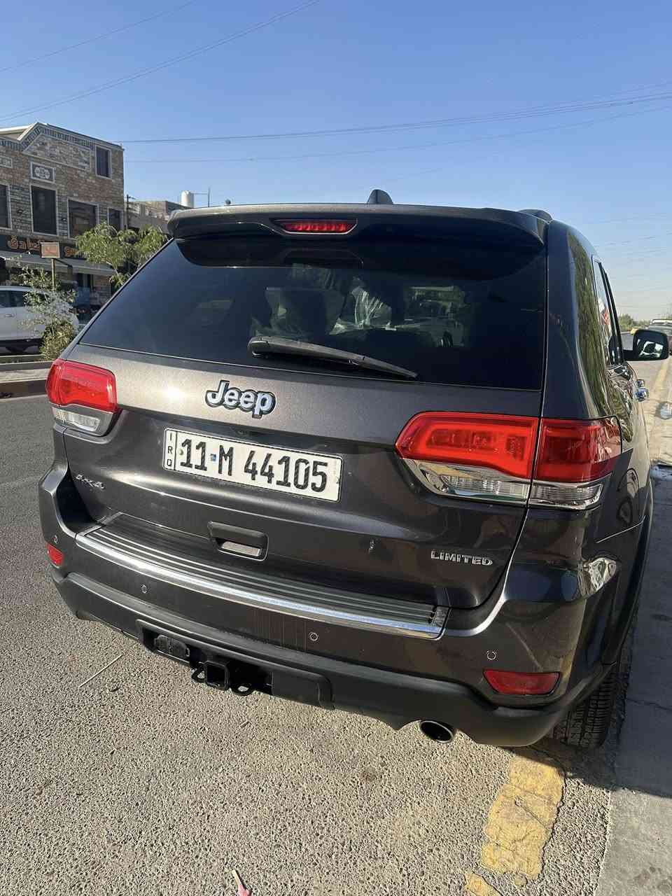 السلام عليكم اخوان
للبيع  فقط 
 
جيب كراند شيروكي -  موديل ٢٠١٦
رقم بغداد  انكليزي الجديد وهزه جديده 

فوول مواصفات وارد امريكي اكلين تايتل  لمتد التقارير والسونار البارحه مسوي مع المنشور كفاله عامه من الصبغ ومن التبديل فقط بارد  السياره جديد لوك 
 

1-‏السياره ماشيه 154 الف كيلو  حقيقي 
2- 4*4 فور ويل شغال 
3- سلايت روف 
4- اوتو بريك ( نظام اطفاء ذاتي بل الازدحام ) 
5- اوتو بريك ( مانع تصادم خلفي )   
6- قياده ذاتيه 
7- تحديد مسار 
8- هوك خلفي +كهرباء سحب عربه 
9- دخول ذكي
10- هيترات بالمري والجامه الخلفيه
11- مرايه متحسسه للضوء الجانبي والخلفي والداخليه 
12- حساس خلفي + لادار. 
13- ماوس اربع وضعيات
14- نظام ( start/stop - ايكو - سبورت ) 
15- كشنات جلد 
16- كشنات كهرباء 
17- كشنات تدفئه  الامامي 
18- كشنات خزن 3 وضعيات
19- كشنات ترحيب 
20- كشنات خلفيه تدفئه 
21- ستيرن تدفئه
22- تحكم ستيرن جهتين  
23- شفتات ستيرن 
24- جنطه كهرباء
25- تشغيل عن بعد 
26- سستم صوت alpain
27 يدات نيكل 
28 نيكل جانبي 
29 مري نيكل 

عليها ادامه كامله من منضومة بانزين ومحرك 
السعر 220 وبيها مجال 

العنوان بغداد. السيديه 
***********
***********
