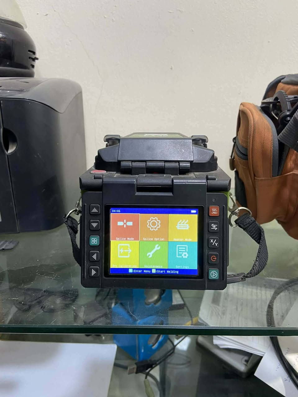 سلام عليكم مكينه للبيع استخدام شخصي سعر 900وبيهة مجال بسيط
***********
***********
