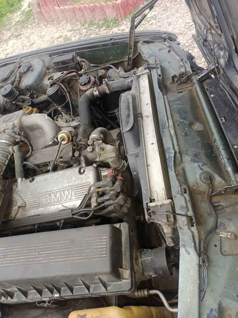السلام عليكم  735اصل كير مكينه جدد تبريد شغال حداديه جديده تخم تأير جديد باتري جديد صبغ عام للجماليه سياره حلوه ونضيفه رقم قادسيه انكليزي تحويل مباشر  مكان السياره بغداد  والاتصال على رقم  ***********
