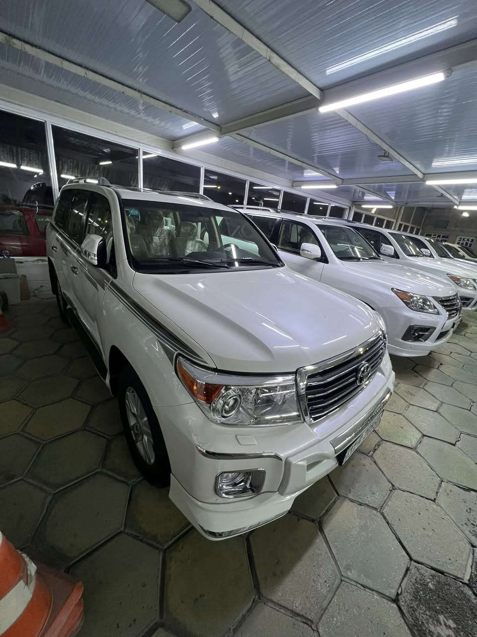 لاندكروز 2014 بريم  باب اول  

حج المحرك 6 سلندر

عداد المسافه 128 الف حقيقي

رقم بغداد 

السعر 420 وبيهه مجال

بدون صبغ او بارد جديده كلش على وضع الشركه

للاستفسار

***********
