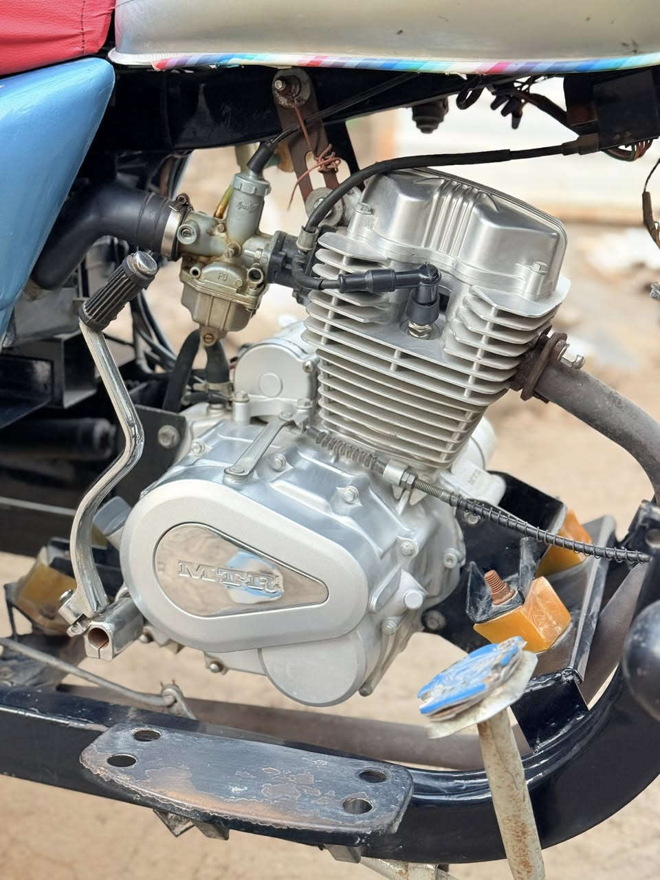 السلام عليكم 

عمي وينه اليدور اصولي ونضيف 

ستوته لبيع مديل 2012 محرك جديد ابو الحاسبه رقم الماني سنويه ساقطه ب اسمي 
مكاني نجف - قضاء المشخاب  
السعر 2,500 مليونين ونص وبيها مجال 

ملاحضه، مكلف ب النشر للأستفسار الاتصال ع الرقم 
***********
