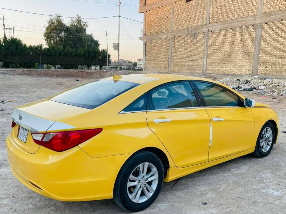 السلام عليكم
للبيع فقط 
سوناتا موديل 2013 وارد امريكي 
رقم بابل باسمي 
السياره جاهزه مكينه وكير وحداديه
السياره بيها تبديل بنيد وجاملغ الامامي جهة العبري وباب العبري الامامي  بدون دواخل
صبغتها حلوه 
السعر((((78)))) وبيها  مجال
خاص ماجاوب غير متواجد 
للاتصال ***********
