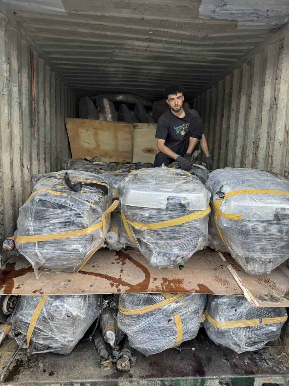 تم بعون الله شحن حاوية محركات كراون
ماجستا شاهينة ملكة 
مجمع زيد عاشور ***********  // ***********
النجف الأشرف حي الصناعي بلوك الثالث
