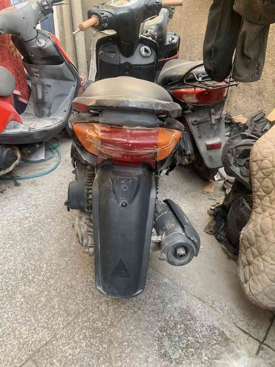 سلام عليكم 
سكنس ١٤٠ شغاله سلف هندر 
مكينه ناعمه كهربائيات كامله 
مكاني الشعب ٣٢٥ وبيها مجال قليل 
نقص ترايش بيها وتاركها الدراجه


**إذا كنت صاحب هذا الإعلان وتريد حذفه لأي سبب، رجاءا أرسل رسالة إلى الدعم الفني**