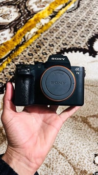 كامره سوني البيع مستعجل سوني ماركه a7ii شترها 22k رقم  ‏‪07860492681‬‏