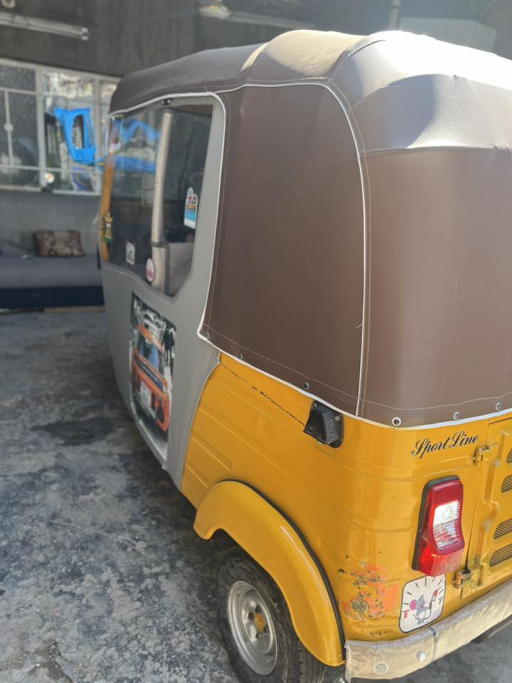 السلام عليكم تكتك للبيع موديل 2019 مكينة عشرين سنوية اب اسمي تحويل ثاني يوم بيه تعمير بصيط ومحرك وكهربائيات كله شغال ما بي اي خلل العنوان الشعب السعر 6 الرقم ***********
