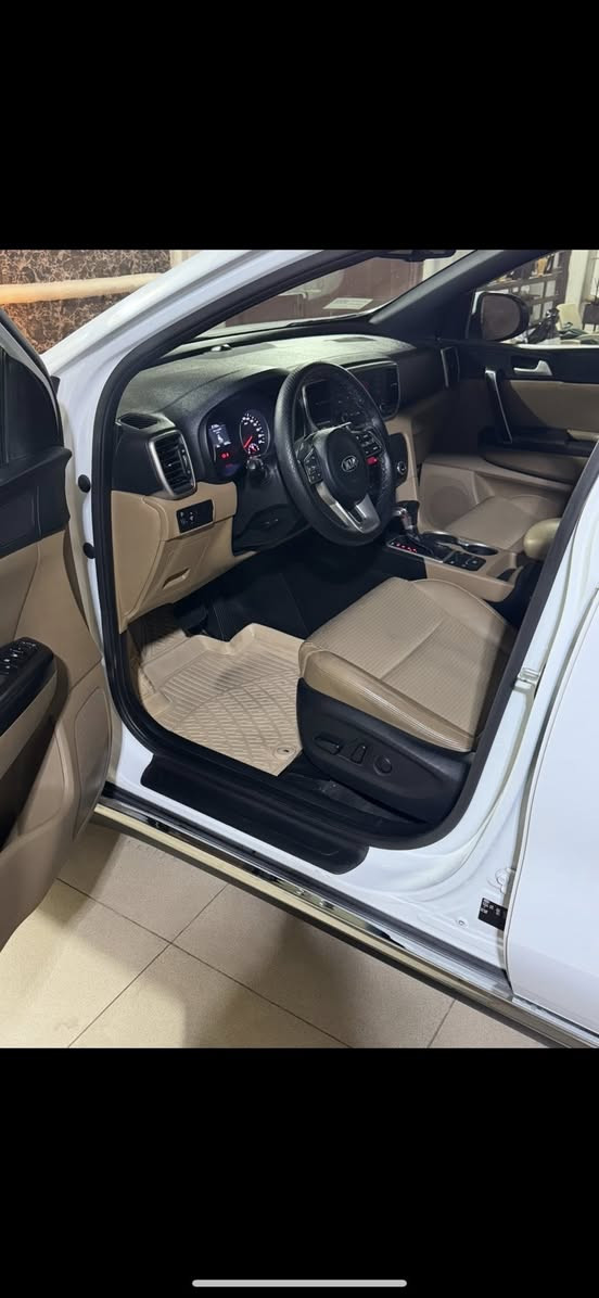 السلام عليكم
كيا سبورتج موديل ١٩ ماشيه ٦٩
مواصفات السياره
بصمه ابواب وتشغيل
كشنات جلد والكشنات الاماميه كهرباء
تبريد قطعتين منفصل
المرايه الوسطيه تعتيم
٥ ويل كب والحجم ١٩ 
مري شفط واشاره بالمري
هاند بريك بصمه
حساس امامي خلفي
تحكمات ستيرن جهتين
السونار مرفق مع الصور 
السعر ٢٠٦ وبيها مجال
مكانها بغداد السيديه
***********
