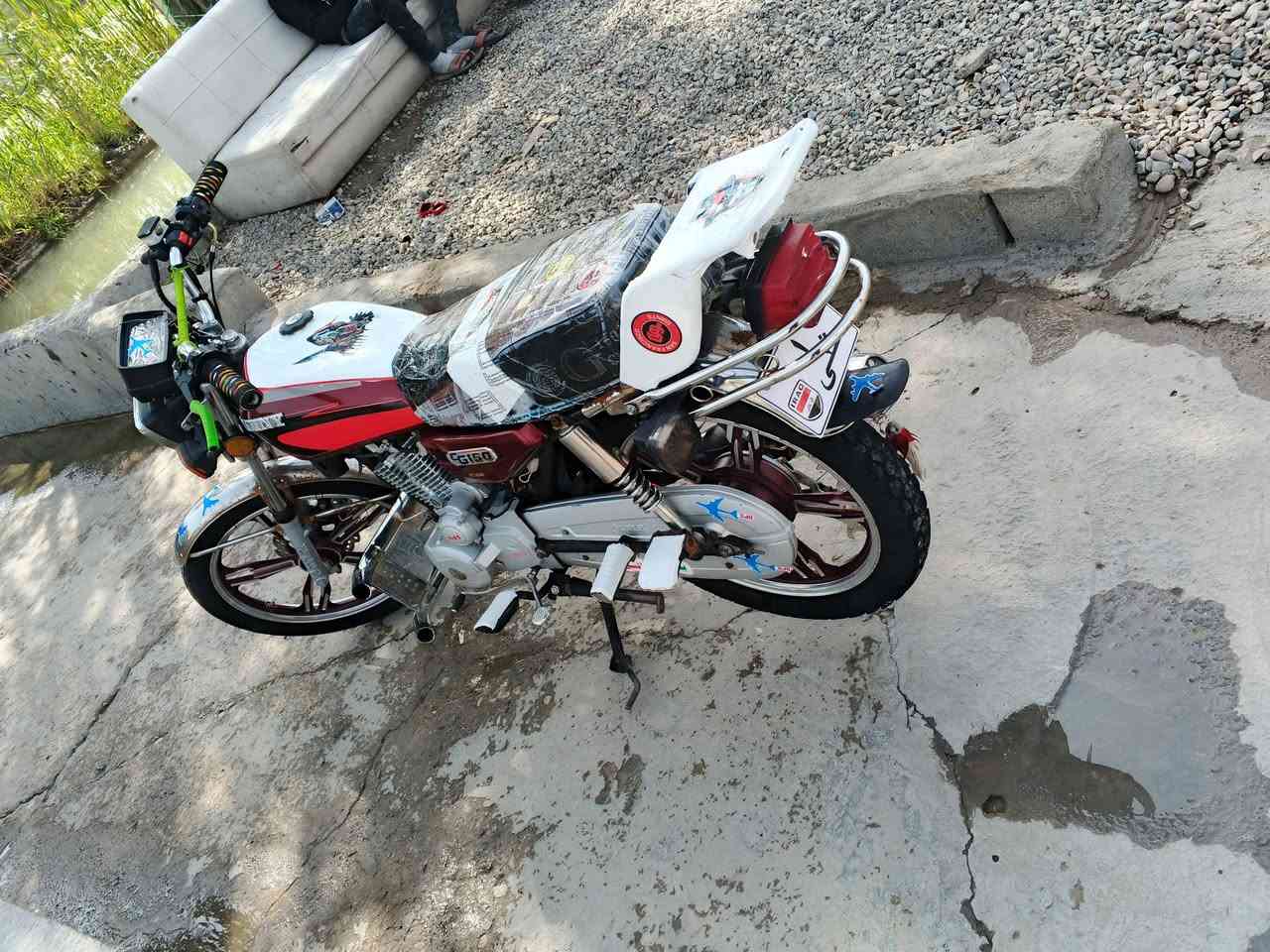 الان ياالله سلام عليكم دراجه سيفان للبيع مديل 2021اورق كامله كهربائيات كامله شغاله  سلف هندر كهربائيات كامله دراجه نفس الي بصوره نضافه خير من الله محرك خير من اخرس مفتوح مره وحده السعر 450وبيهه مجال الشراي مكان ديالى شهربان جسر مهروت الشراي يتصل على الرقم *********** الي مو شراي لا يعلق رجان اتصل ودلل وتحياتي
