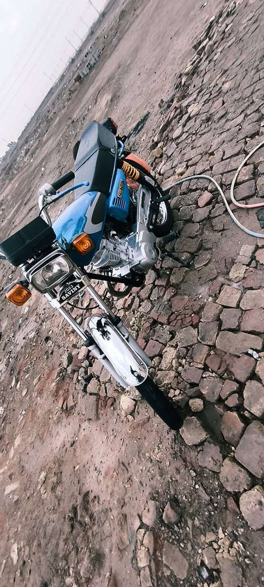 سلام عليكم نضيفه بدون بدون سعر 625بيها مجال الشراي المكان ميسان  ‏‪0775 064 9685‬‏
