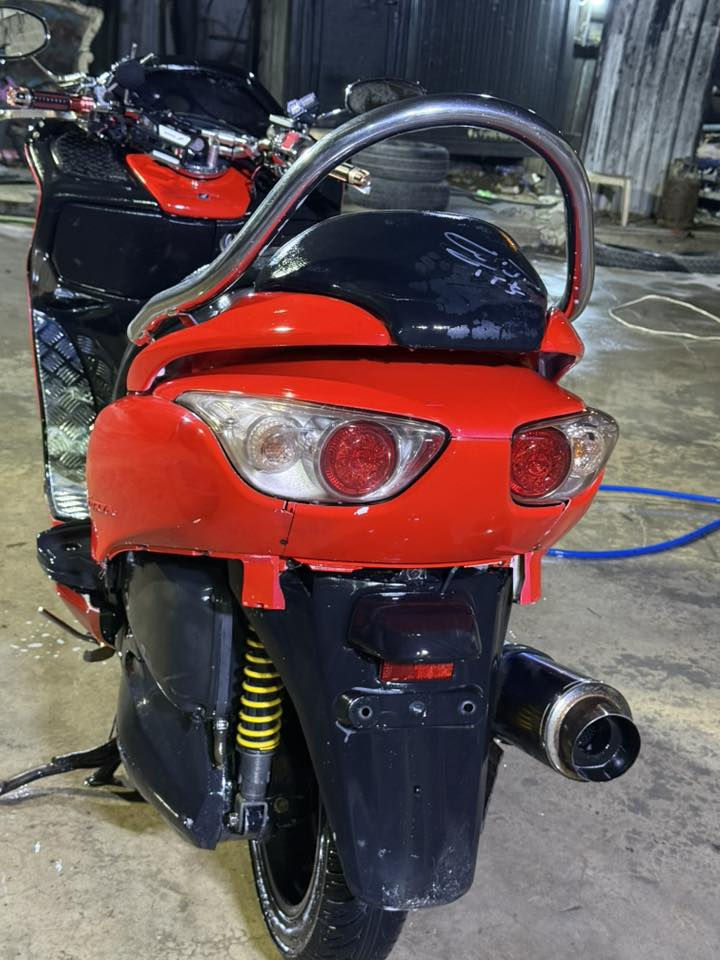 السلام عليكم من رخصة الادمن
للبيع دراجة فورزا 0.9 كرستال بومه رياضي اصل فول مواصفات فول تزويد كير ٤ تحويلات اني شايل الگير تاخذة من عندي شغال 
سماعات تجي بالدشبول 

مكينه مكفولة 
كشر نضيف شوفة العين
بيها نواقص بسيطة
مكاني حي الجهاد تجي تاخذها من باب البيت لان صالنصة الاصلية مالتها موجودة وهواي غراض الها عندي بالبيت وهم للمصداقية والأمانه  
رقمي *********** متواجد واتساب
*********** فقط اتصال
