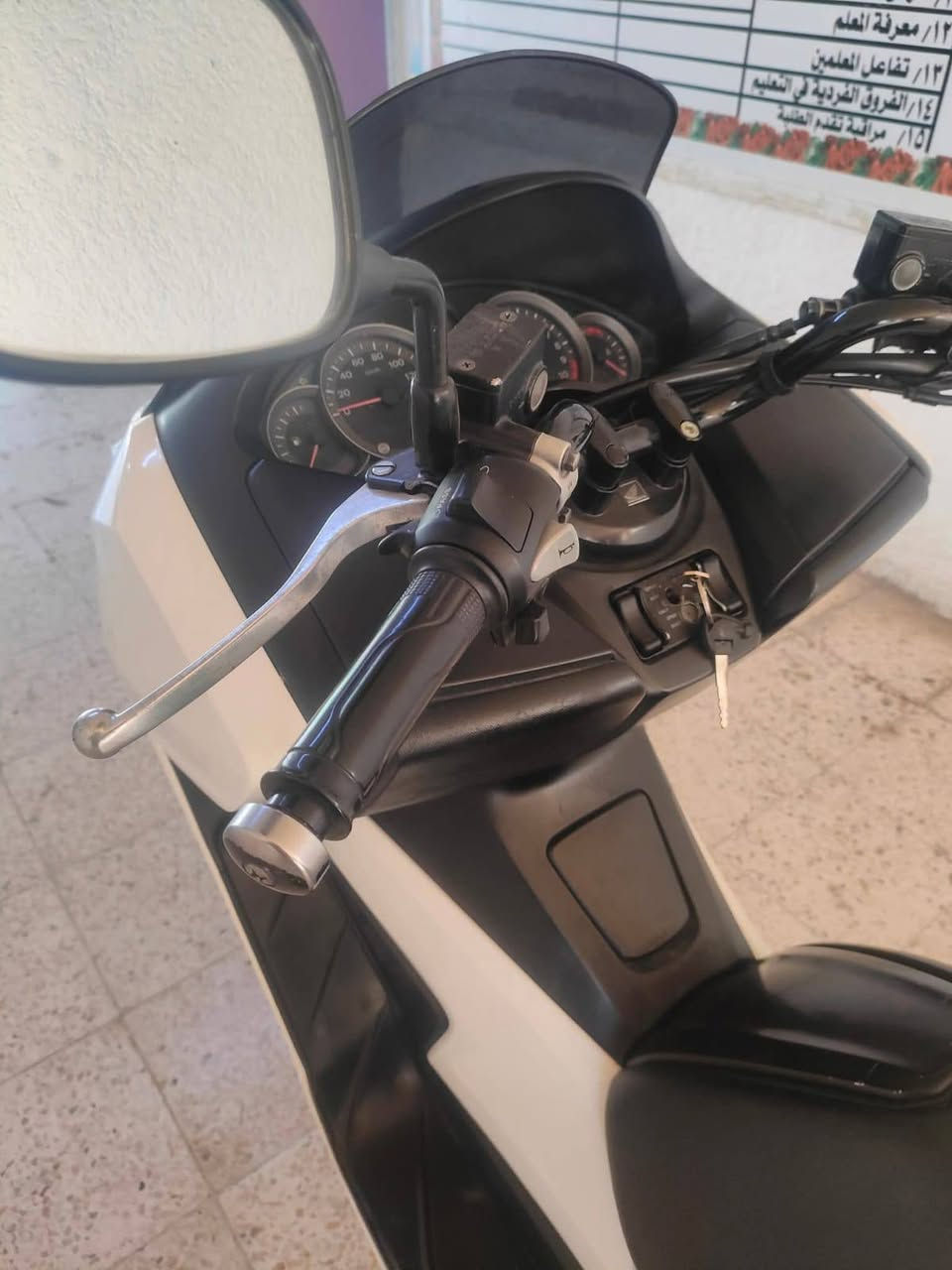 سلام عليكم 012للبيع دراجه حلوه ونضيفه محرك ناعم دراجه فول نضيفه ومرتبه مانع نزلاق ABS مكاني شعب مقابيل المحكمه سعر 14 وبيه مجاال حك الجيه 
رقم ***********
