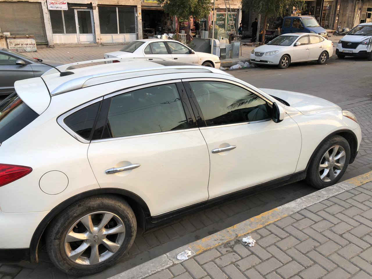 السلام عليكم انفنتي Ex35 
بيع مستعجل  انفنتي موديل 2010 فول واحد على واحد مليانه مواصفات ماشية 55 حقيقي كاملة السيارة ما ناقصها اي شي 

رقم بغداد  

5 بصمات 

مكينه 6 سلندر المرغوب 

تحكم ستيرا اربع جهات 

تبريد تدفئه تبريد قطعتين 

تدفئه كشنات شغالات 

تبريد كشنات شغال 

كير سبورت عادي اوتماتيك 

شاشا كبيره 

سستم صوت ام بي فاير 

كامرات 360. 

سلايت طكتين 

لايت زنون 

لد بكلايت 

خزن مقاعد ميموري 

داخل جلد اسود

مريد شفط 

مري قلاب ويه البك 

حساسات امامي خلفي

تخم تاير 

ويل كب حجم 21

للبيع او مراوس 
 
السعر 110 وبيها مجال للشراي 

مكاني بغداد وهذا رقمي للاستفسار ***********
***********
