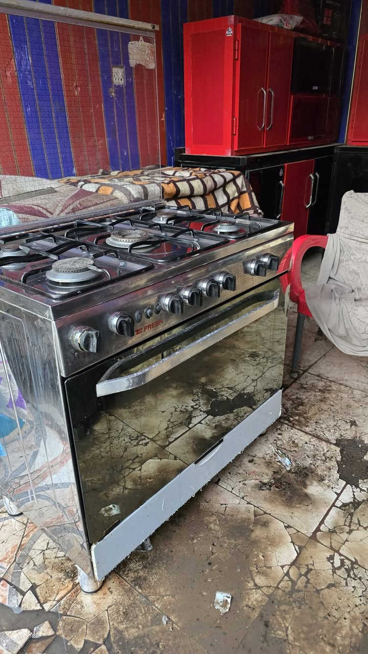 من رخصه الأدمن طباخ فريش مصري اخو الجديد الفرن مامشتغل شرط الفحص سعره ٢٥٠الف الشراي يتصل *********** ***********
