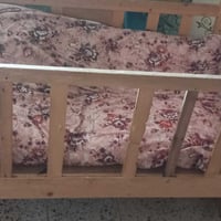 يوجد سرير أطفال للبيع للإستفسار ٠٧٧٠٧٥١٨٤٣٨