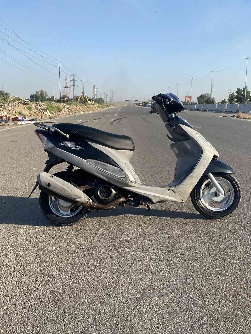 دراجة ماكس منغولي للبيع
دراجة مجفته قبل شهر مكينه خرسه 
لانضوح ولا تنقيص ولاتبخير 
دراجة نضيفه باتري جديد قفل ستيرن وقفل جنطه بريكات امامي خلفي 
مابيها اي نقص المكان بغداد الحسينية مال الراشديه 
السعر 475 وبيها مجال
***********
