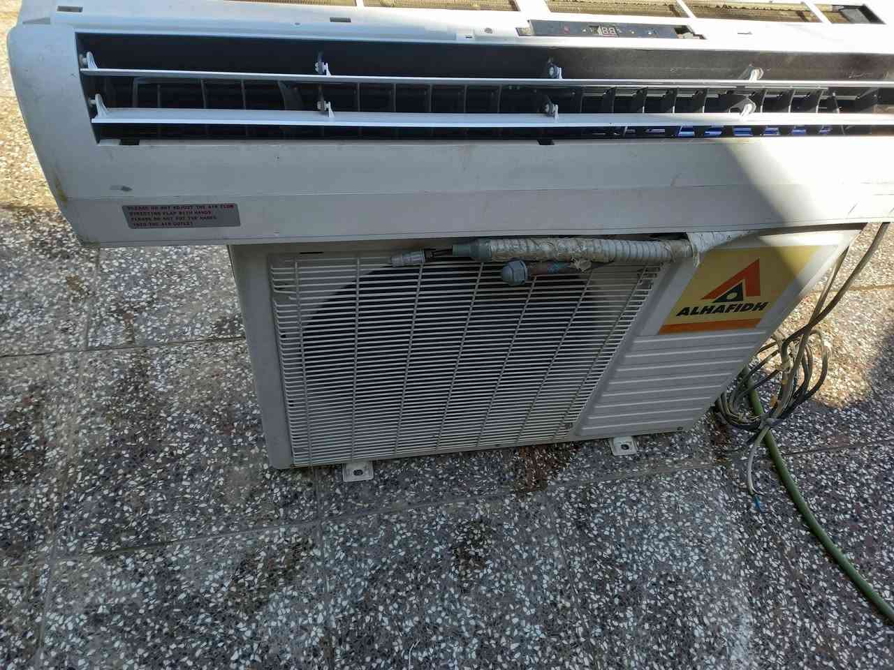 طن ونص نوعيه الحافظ نظافة ٩٠% السعر ٢٢٥ ألف مكانه طويريج .. كامل غاز وبواري وريمونت ***********
