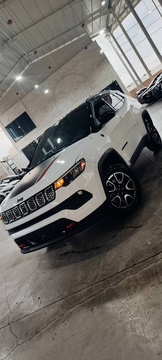 جێب کۆمپاس مۆدێل 2025 یەک پەڵە بۆیاخی هەیە چوار بستۆن 3 مانگ کاتی لەگەڵە سەقف ڕەش تراک هۆڵ فوول موواسەفات سەیارەکە بێ شوخت بێ سارد تەنها 8000 ڕۆشتووە سەیارەکە سفرە بێ ناو گرتن پشتوو پێش کەپسە دەبل ئەکسل مەکینە مەرغـوب 149 وەرەقەو مەجالێکی کەم 
ژم :  *********** السليمانية, العراق
