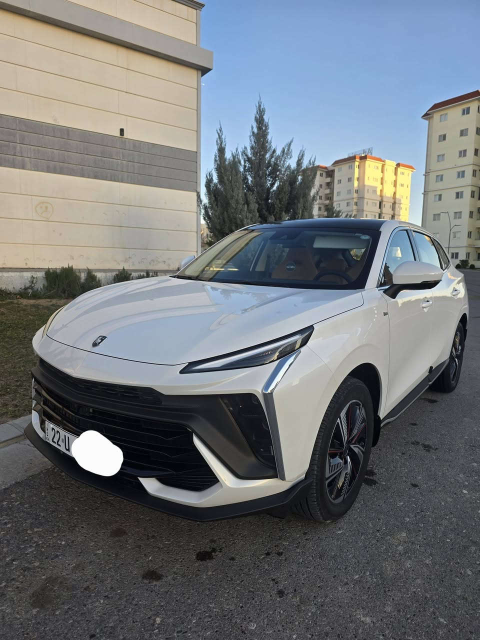 للبيع T5 EVO HEV هايبرد
السلام عليكم  
للبيع فقط 
السيارة فوول 1/1 و بضمان الوكيل شركة ليث العبيدي 6 سنوات او 200 الف كيلو 
ماشية 5700 كم فقط

(( نسخة الهايبرد ))محرك و كير من ميتسوبيشي اليابانيه اقتصادية و نشطه و رزنه جدا

السيارة بوضع الشركة و بأسمي مرقمه اربيل و موجوده باربيل و جاهزة و مع فحص و هزة جديدة و السيارة مدللها كلش بالصيانة و الدورية و البانزين و الغسل و كل التفاصيل

مواصفات:
مقاعد جلد مع تدفئة و تبريد و مساج
بانوراما مع نجوم روز رايز و انارة محيطية متعددة الالوان
دخول ذكي بصمة و تشغيل ذكي
كاميرات 360 درجة مع حساسات
شبابيك اوتو و صندوق كهربائي
فوول انارة LED داخل و خارج اوتو
حساس ضغط الاطارات وحساس المطر اوتو 
رادار تفاعلي و مثبت سرعة ذكي و نقطة عمياء و تسخين المرأة
ثلاجة داخلية و قطعة تبريد خلفيه مع منافذ للشحن 
كل انظمة السلامة و ايرباكات كاملة 

الاضافات على السيارة :➕️
سيرفس مدفوع لمدة سنتين في الشركة (اكسترا)
تاير سبير مع كامل العده (سيارات الهايبرد تجي بدون سبير)
قطعة كار بلي و اندرويد اوتو وايرليس
كاعيات كاملة مع الصندوق مع تغليف جلد للستيرن

السعر 22000 دولار

*********** يوجد واتساب
شكرا لكم 🌹🌹
